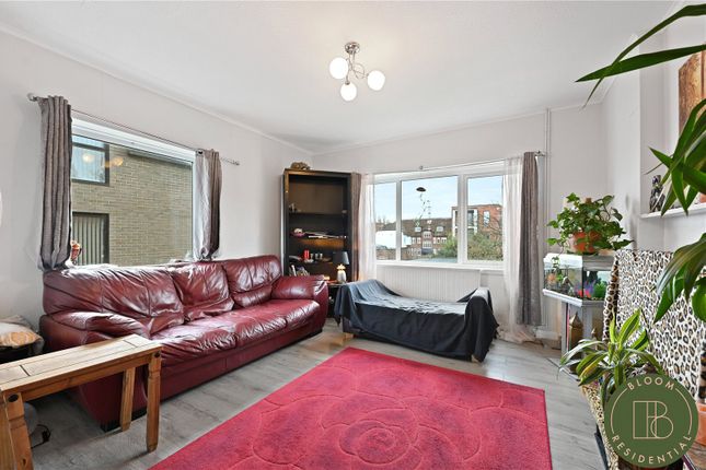 Flat for sale in Ray Court, Ray Gardens, Stanmore, Hertfordshire