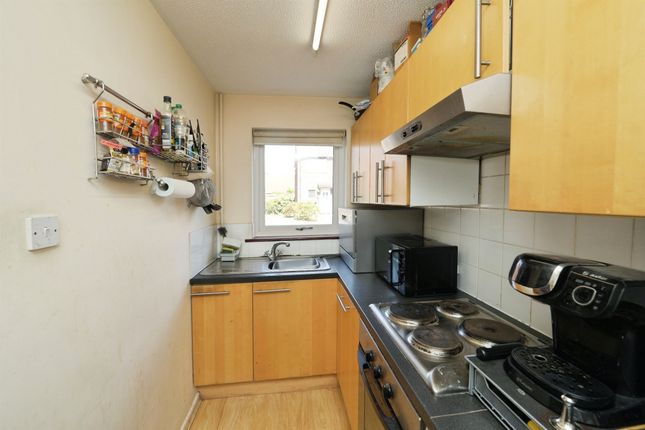 10, Bay Tree Close, Bristol photo 5
