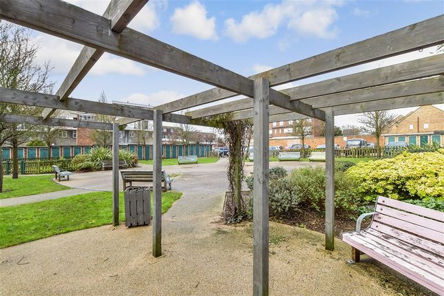 Victor Walk, Hornchurch photo 4