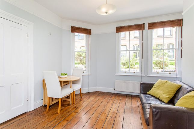 4, Moreland Cottages, London photo 2