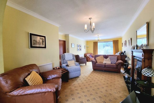 5 Turberville Crescent, Bridgend photo 2