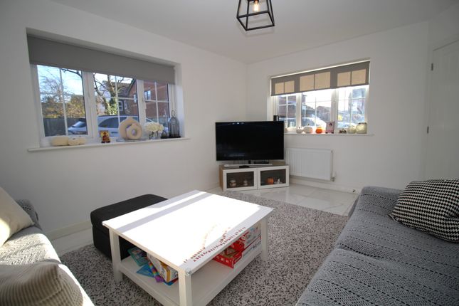 3, Whiteside Close, Salford photo 4
