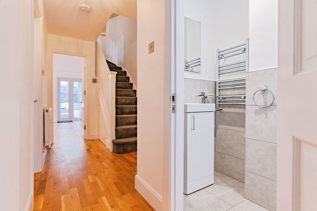 5, Rubens Gardens, 469A, Lordship Lane, London photo 3