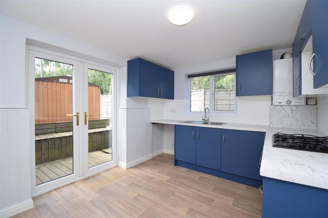 10 Savile Mews, Lees House Road, Dewsbury photo 4