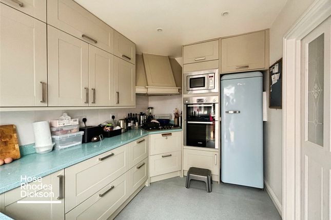 26, Hungerberry Close, Isle of Wight photo 3