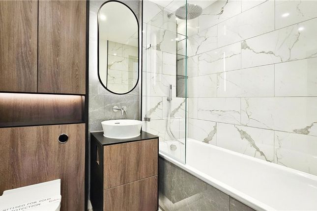 Flat 84, Lily House, 2, Eden Grove, Surrey photo 2