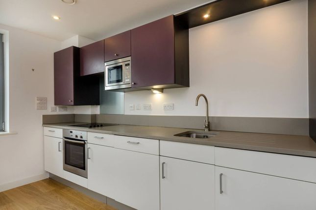 Flat for sale in Jamaica Road, Shad Thames, London