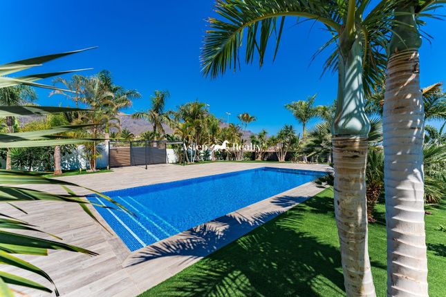 Villa for sale in Golf Costa Adeje, Costa Adeje, Santa Cruz Tenerife