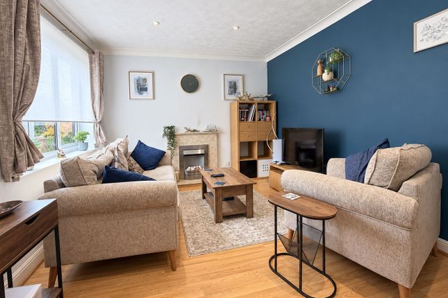 2, Hawkridge, Northampton photo 3