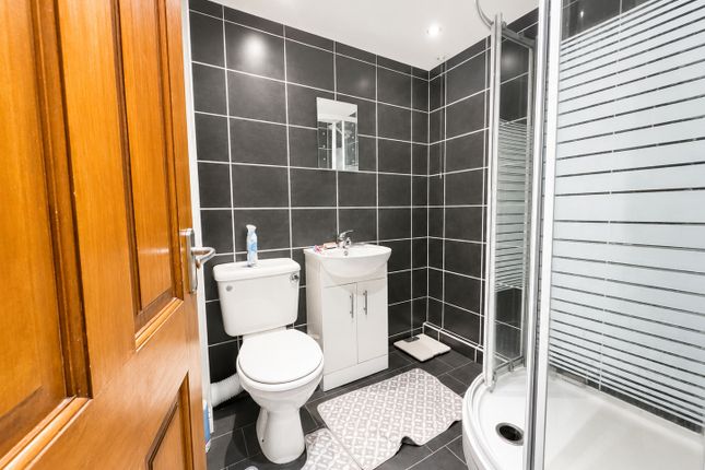 5, Priory Court, Walsall photo 4