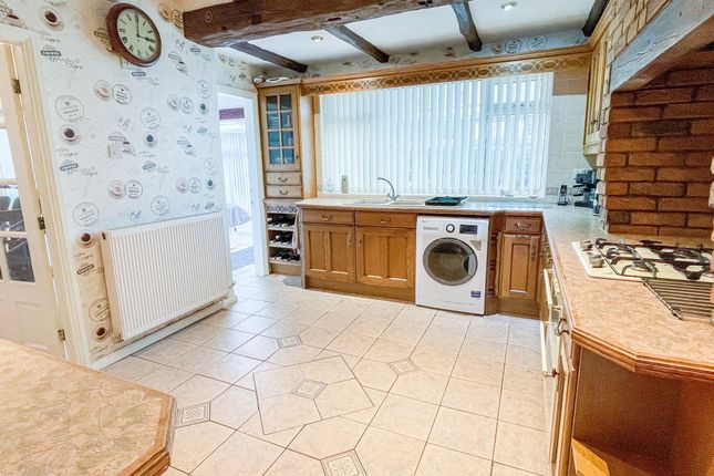 Bungalow for sale in Barnsley Road, Scawsby, Doncaster