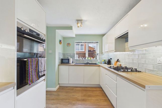 6, Holmstead Avenue, Whitby photo 3