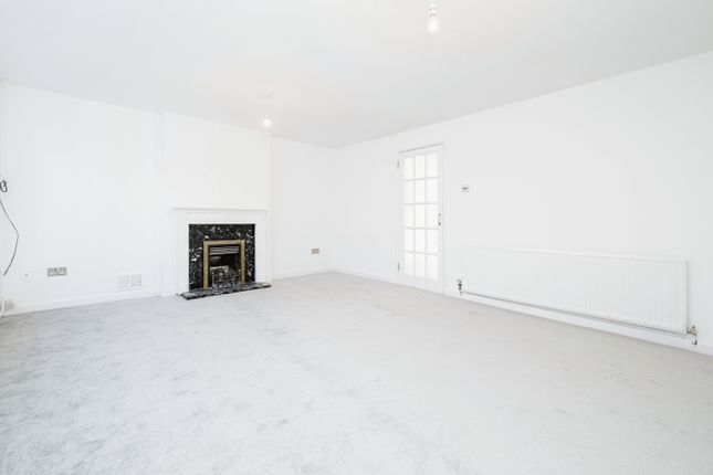 8, Dove Walk, Hornchurch photo 3
