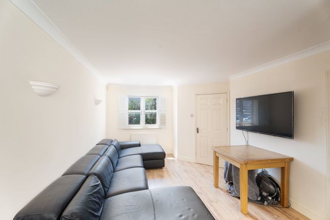 120, Davenport, Harlow photo 4