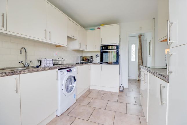 5, Royal Oak Drive, Wickford photo 4