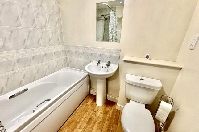 37, Hickman Court, Gainsborough photo 4