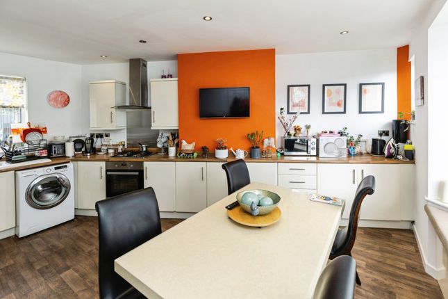 3, Bennions Road, Wrexham photo 2