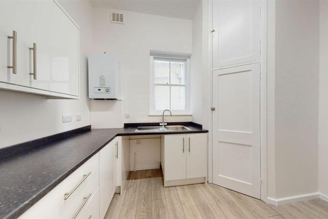Flat 3, Trinity Court 5-7,, Trinity Gardens, Kent photo 3