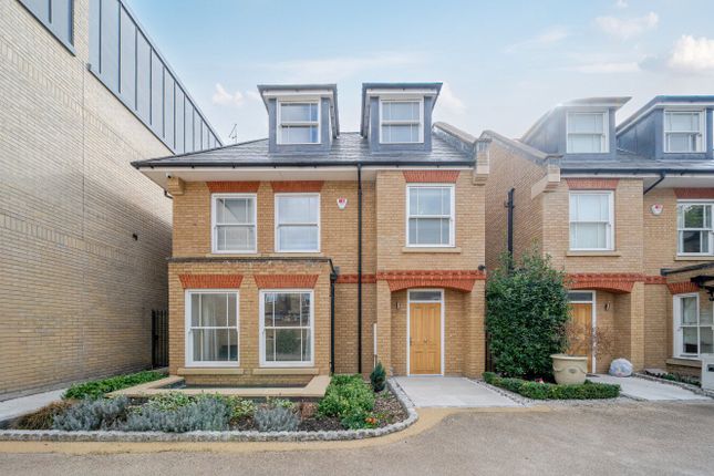 10, Gunnersbury Mews, London photo 2