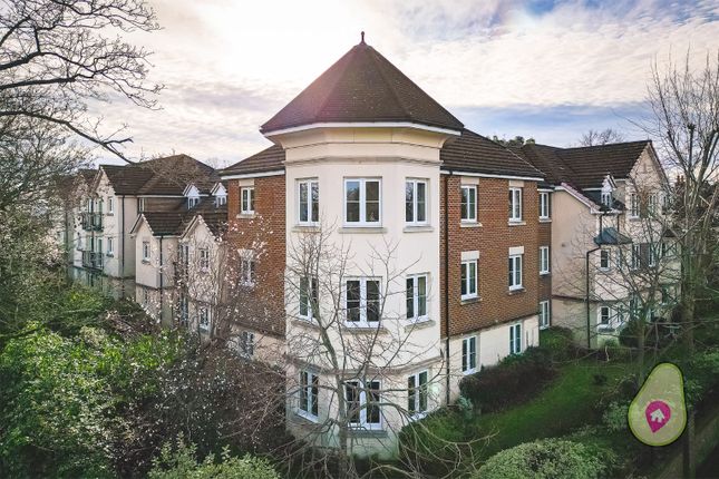 Thumbnail Flat for sale in Milward Court, Warwick Road, Reading, Berkshire