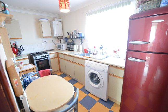 44, Sumburgh Way, Slough photo 5