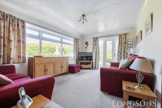 50, Acacia Avenue, Thetford photo 2