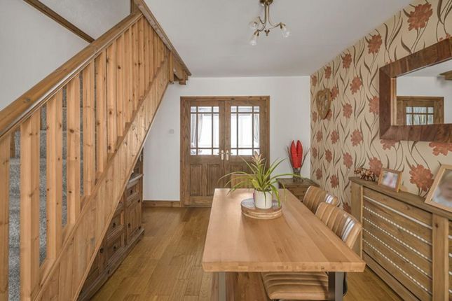 23, Silverhill Close, Pontypridd photo 5