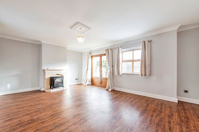 35, Newton Way, Grantham photo 3