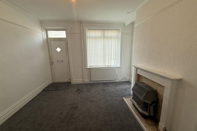 16, Lingwood Terrace, Bradford photo 3