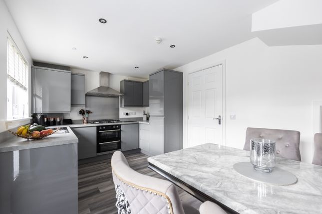 23, Limefield Gardens, Gorebridge photo 4