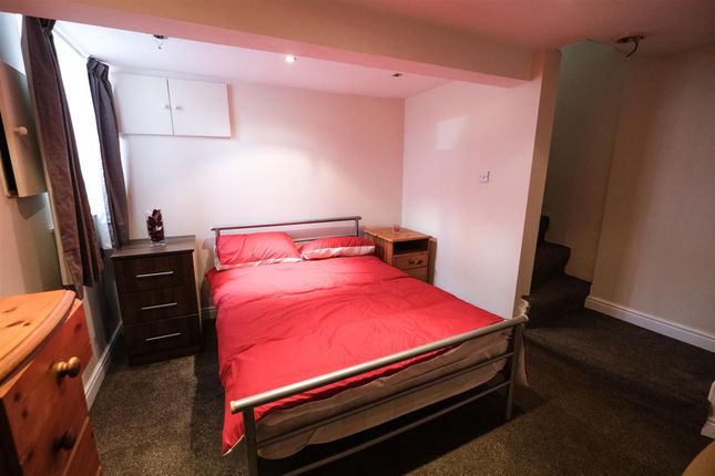 41 Harold Grove, Leeds photo 5