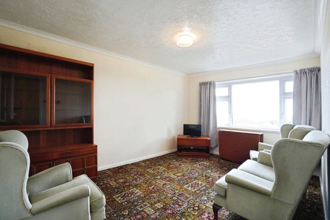 21, Trelawney Gardens, Liskeard photo 4