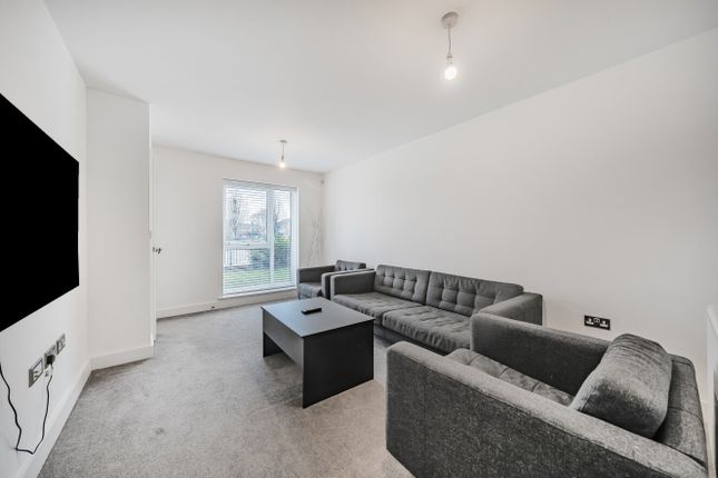 242, Oldham Road, Greater Manchester photo 4