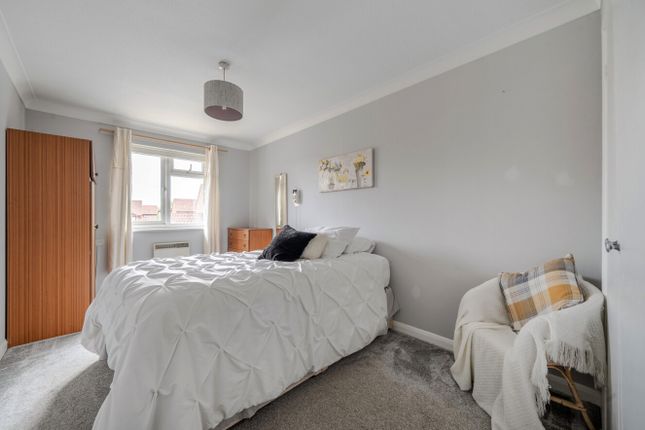 22 Reeve Court,, Tarragon Drive, Surrey photo 4
