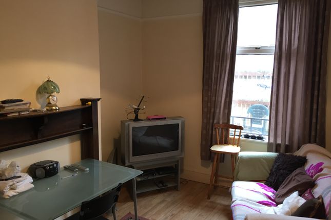 Stanningley Road, Bramley, Leeds photo 2