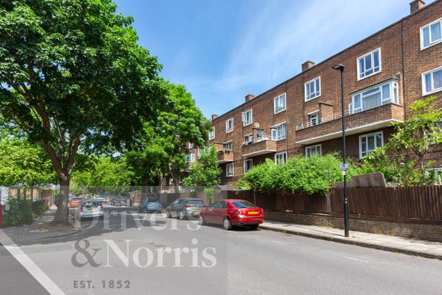 3 bed property for sale in Sparsholt Road, Islington, London N19
