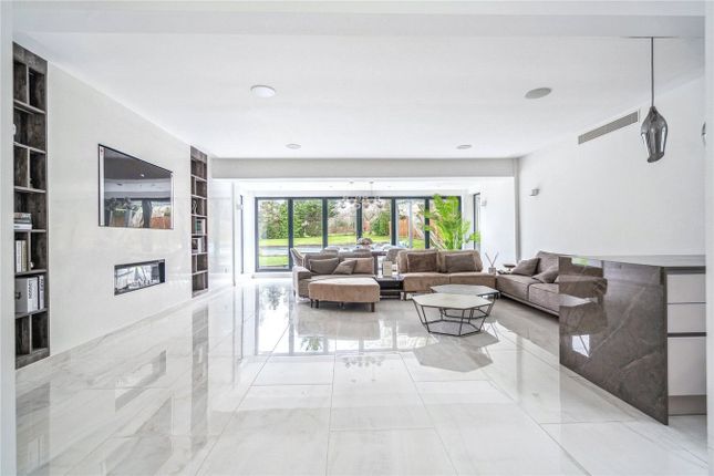 Utopia, Oxhey Lane, PINNER photo 2