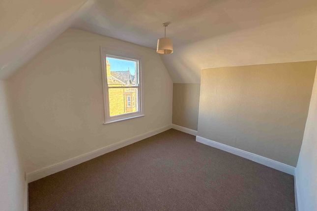 Flat 3, 1 Lansdowne Crescent, Bridlington photo 2