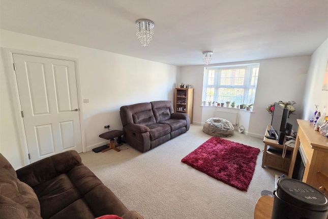26, Goldcrest Road, Mansfield photo 2
