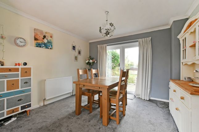 1, Thorpe Avenue, Dronfield photo 4