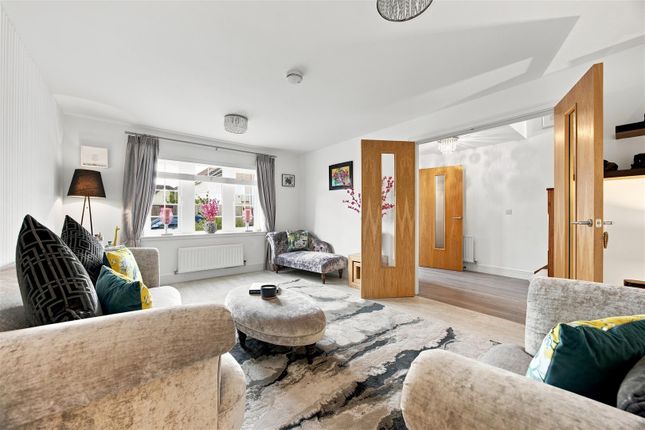 66, Ninian Crescent, Lenzie photo 3