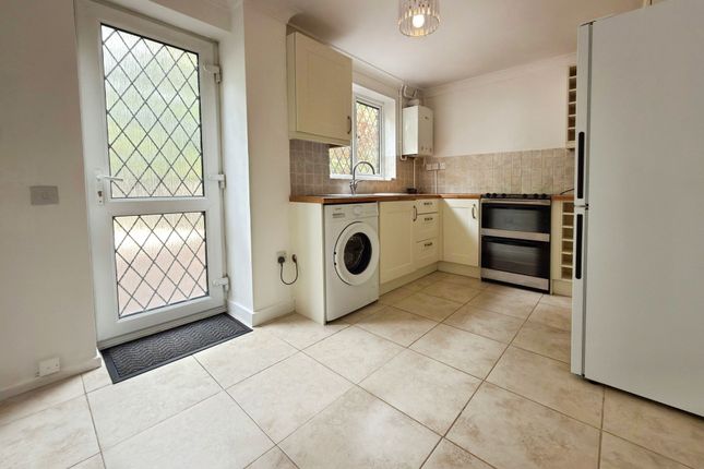 48 Ascham Road, Swindon photo 4