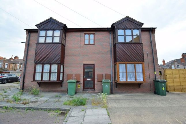 Thumbnail Flat for sale in Sidney Way, Cleethorpes