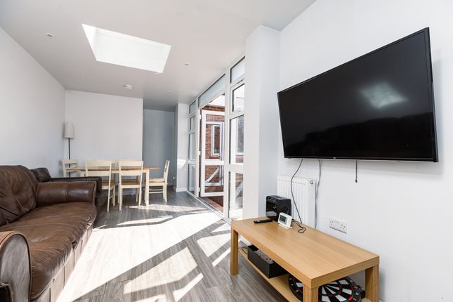 6, Savery Close, Norwich photo 4