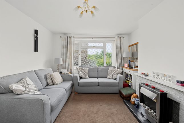 2, Abstacle Hill, Tring photo 2