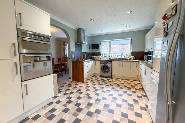 18, Newpool Terrace, Stoke-On-Trent photo 5