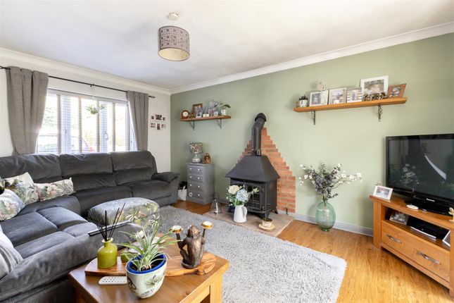 1 Victoria Villas, Denbigh Road, Hooe photo 2