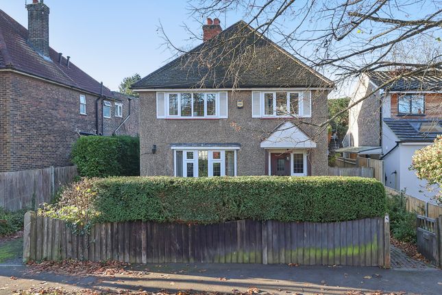 4-bed detached on 8, Ringley Avenue, Surrey, £599,950