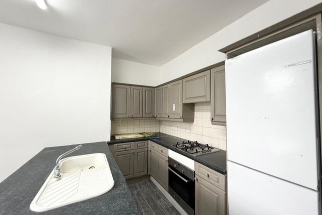 2, Paisley Terrace, West Yorkshire photo 4