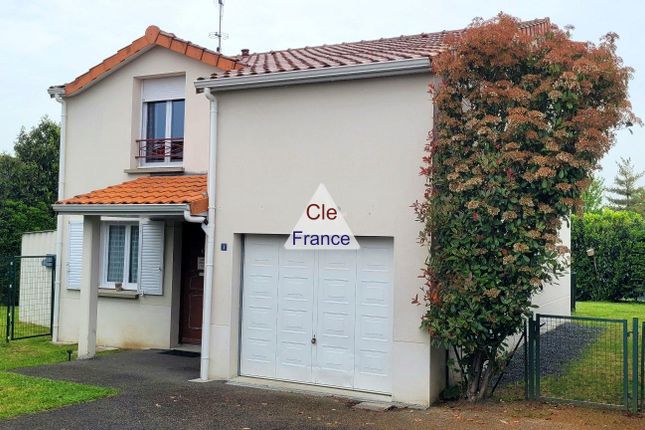 Thumbnail Detached house for sale in Cholet, Pays-De-La-Loire, 49300, France